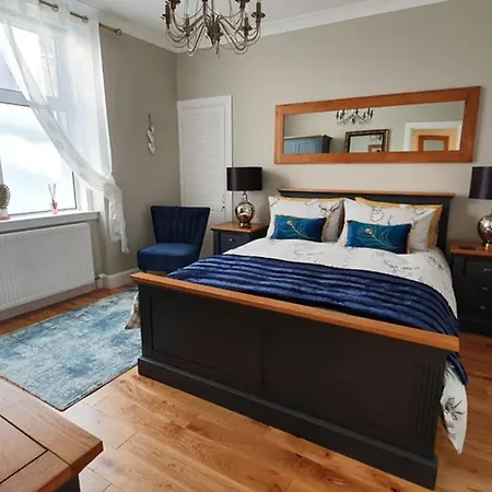 Smart & Stylish Holiday Apartment In The City Centre Inverness Exterior photo