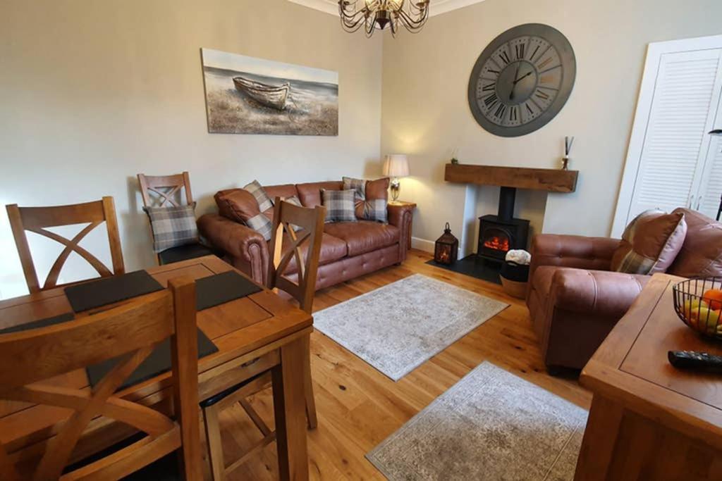 Smart & Stylish In The Centre Apartment Inverness